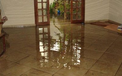 Estava com minha casa toda alagada chamei a Desentupidora Bairro e ela resolveu o problema no esgoto entupido